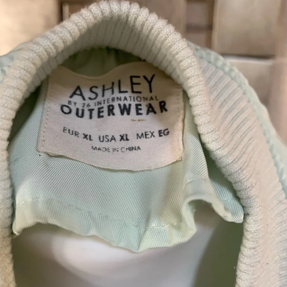 Jacket - Picture 3 of 5